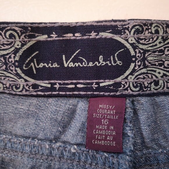 2 / $30.00 - Gloria Vanderbilt Ladies Medium Wash Size 16 Jean Capri's - Picture 3 of 8